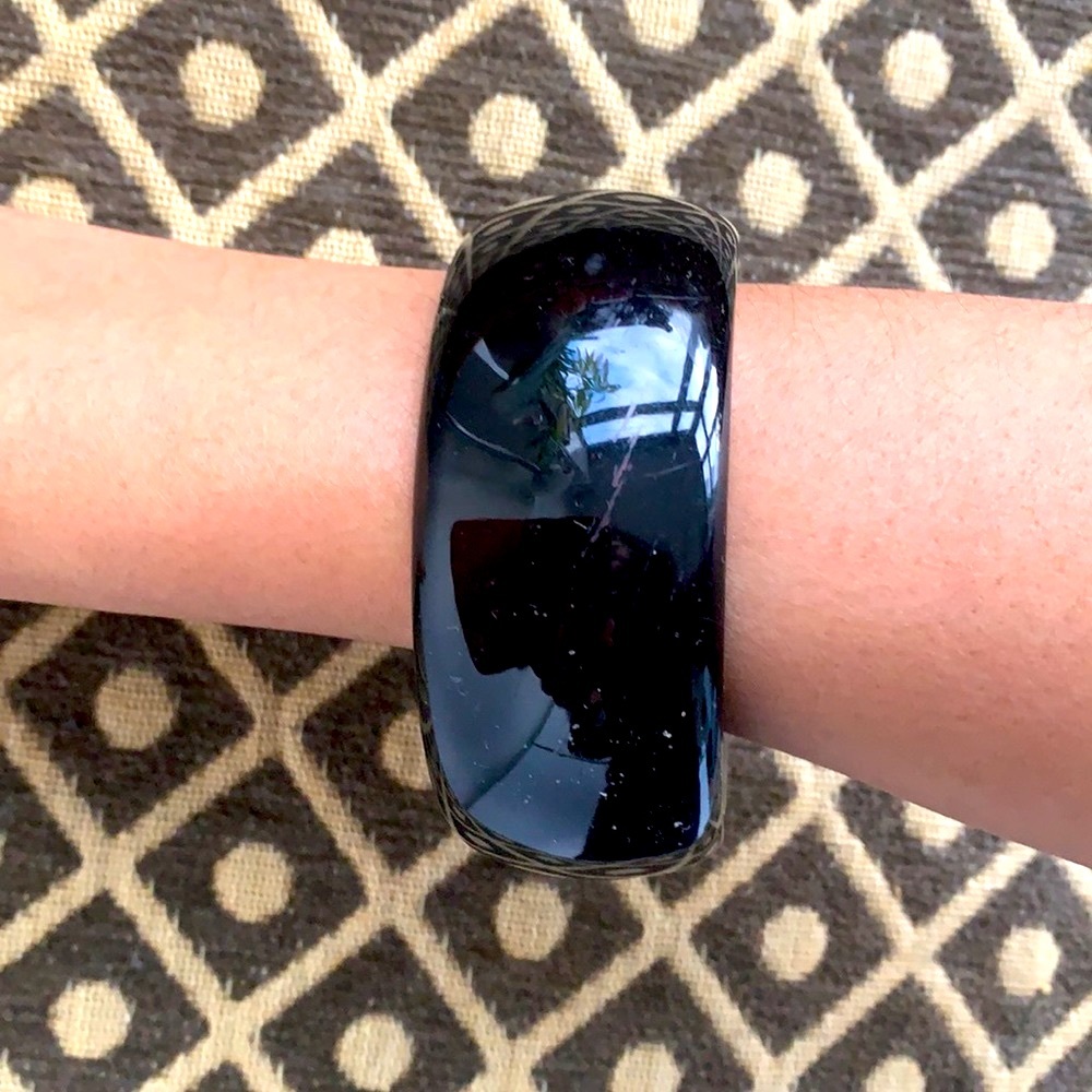 Beautiful black bangle - Picture 4 of 4